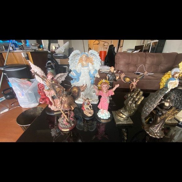 Collection of  angels and saints statues - vintage, antique, and modern - Picture 3 of 15